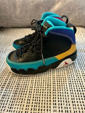Jordan Kids High-Top Sneakers in Black, Teal & Yellow